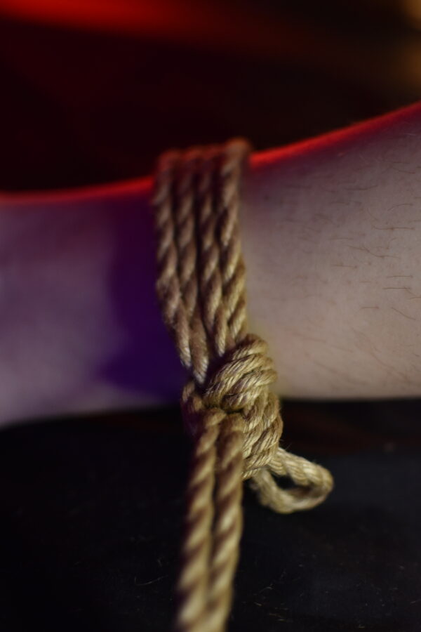 Join inclusive rope bondage events with Jute Rope Claire. Private tuition and high-quality jute rope available.