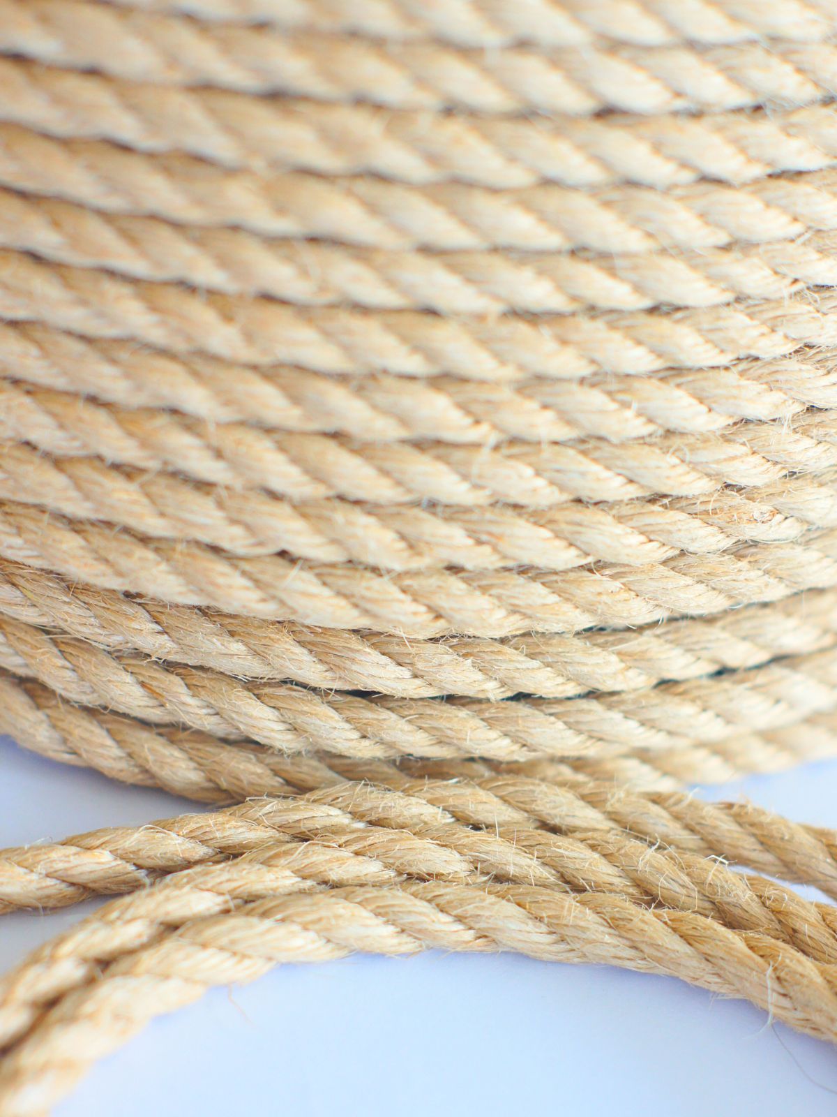 Join inclusive rope bondage events with Jute Rope Claire. Private tuition and high-quality jute rope available.
